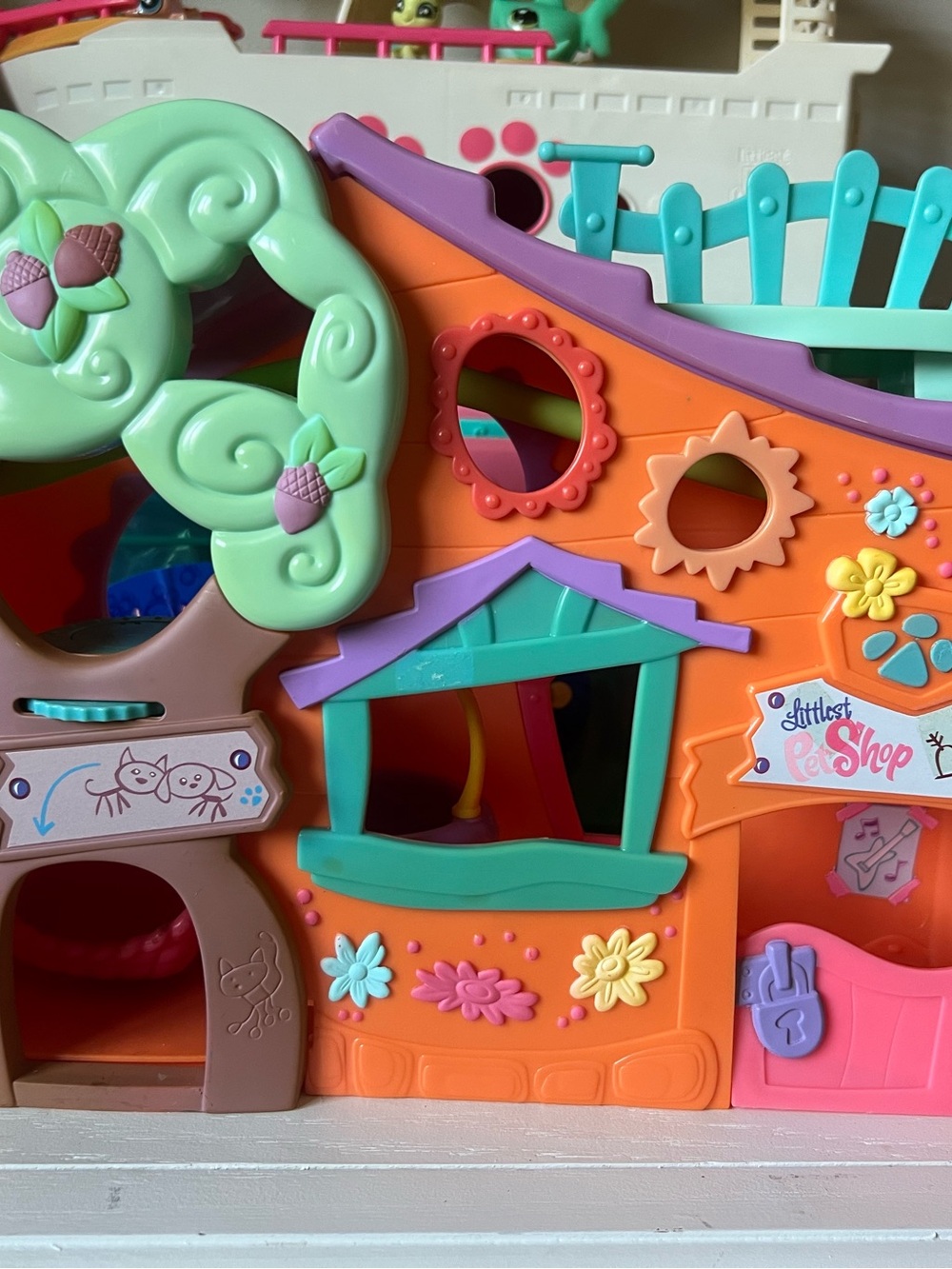 Littlest Pet Shop Pets Only! Clubhouse